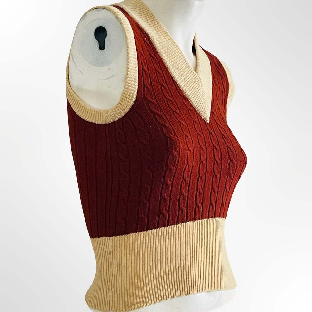 Vintage 1970s 100% Pure Wool Cable Knit V-Neck Sweater Vest Red Cream - Picture 2 of 7